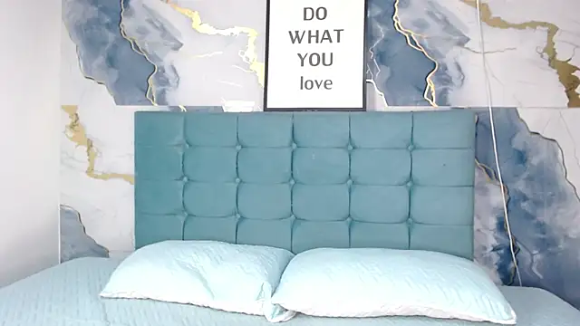 ailyn-45 online show from April 18, 2026, 11:05 pm