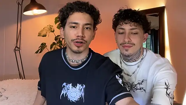 Snapshot of Noah_and_Steven chatting on May 3, 2026, 9:07 pm Noah and Steven online show from May 3, 2026, 9:07 pm