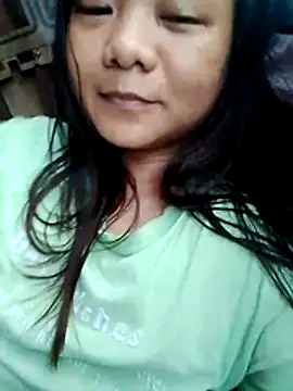 Snapshot of eljhenx chatting on June 19, 2026, 2:06 am eljhenx online show from June 19, 2026, 2:06 am