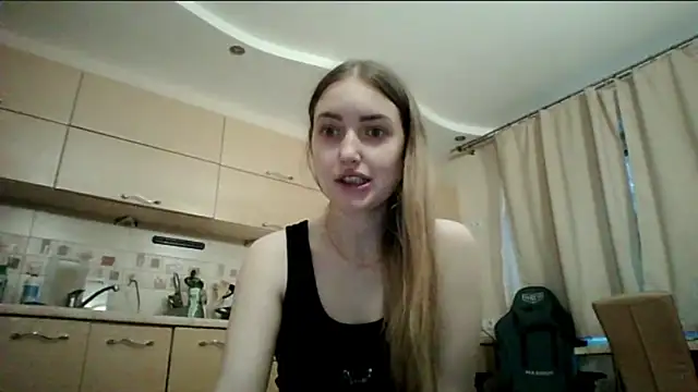Lisanta online show from May 12, 2026, 4:24 pm