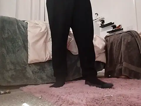 laTinboytoy6666 online show from April 19, 2026, 8:55 pm