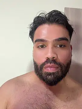 LucaLaurent online show from June 14, 2026, 8:32 pm