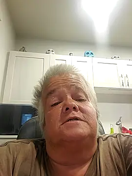 Snapshot of smokinhotshorty chatting on July 17, 2026, 4:15 pm smokinhotshorty online show from July 17, 2026, 4:15 pm