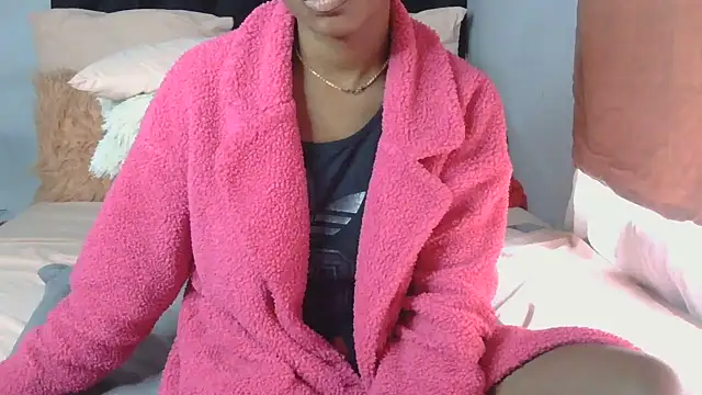 Snapshot of julianaa19 chatting on June 17, 2026, 7:19 am julianaa19 online show from June 17, 2026, 7:19 am
