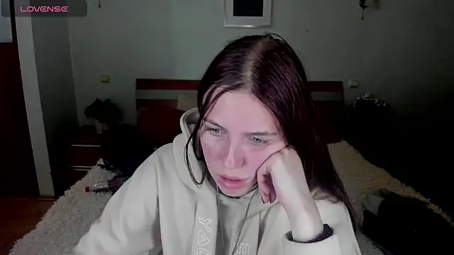 MaryRapunzel online show from May 6, 2026, 8:24 pm