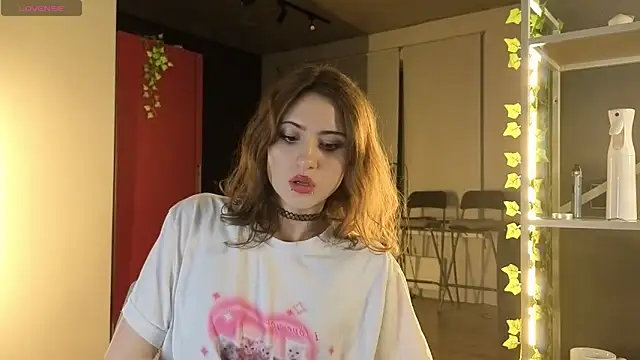 lovergirl4me online show from May 11, 2026, 5:43 pm