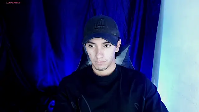 Snapshot of dante_18cm_ chatting on May 16, 2026, 12:42 am dante 18cm online show from May 16, 2026, 12:42 am
