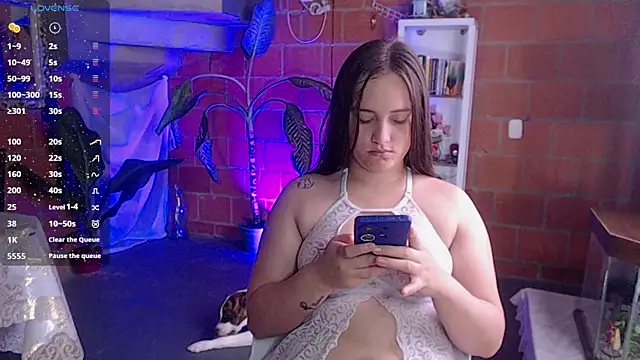 Valerymoon19 online show from June 27, 2026, 4:46 pm