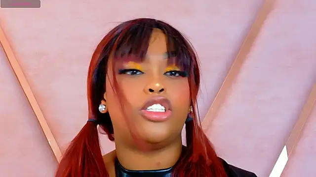 TiannahGlow online show from April 29, 2026, 5:52 pm