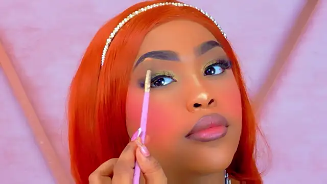 TiannahGlow online show from May 7, 2026, 1:14 pm