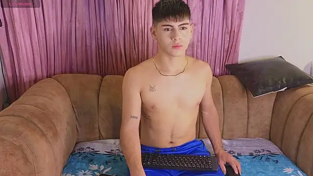 josethariaz25 online show from May 15, 2026, 10:35 am