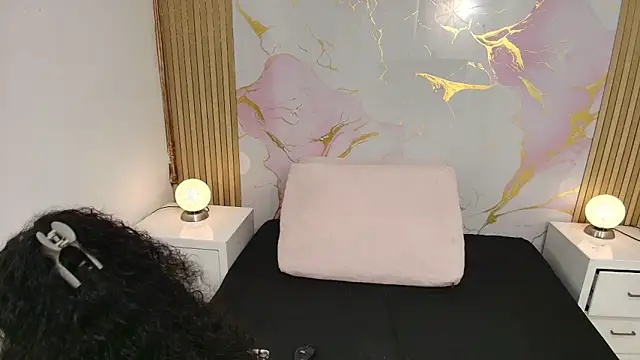 PaulineKosh online show from June 15, 2026, 8:08 pm