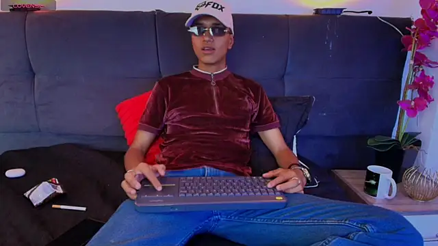 Snapshot of Alan_Colthon chatting on May 21, 2026, 3:48 am Alan Colthon online show from May 21, 2026, 3:48 am