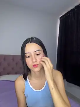 Snapshot of Violetta_cutess chatting on April 23, 2026, 12:29 pm Violetta cutess online show from April 23, 2026, 12:29 pm