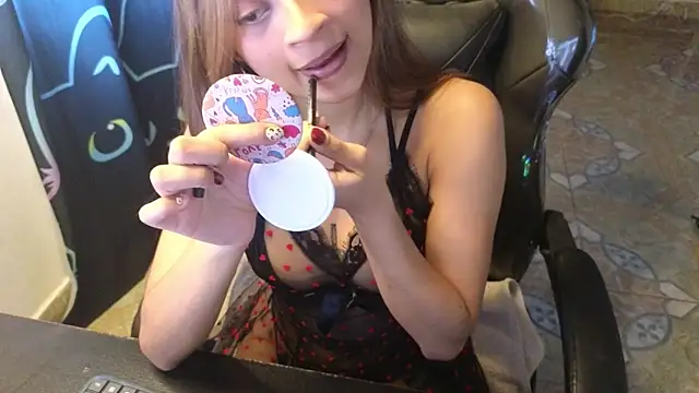 Snapshot of lia_varel chatting on July 28, 2026, 6:20 pm lia varel online show from July 28, 2026, 6:20 pm