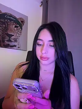 Snapshot of IsabellaNoir_ chatting on May 13, 2026, 11:45 pm IsabellaNoir online show from May 13, 2026, 11:45 pm