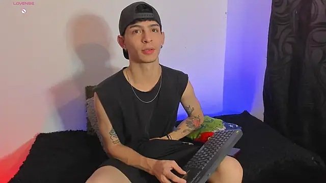 IanLark online show from May 13, 2026, 10:17 pm