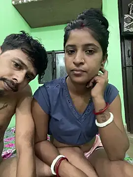 Snapshot of hot-couple-0 chatting on June 9, 2026, 7:37 pm hot-couple-0 online show from June 9, 2026, 7:37 pm