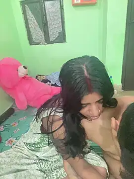 hot-couple-0 online show from July 10, 2026, 7:36 pm