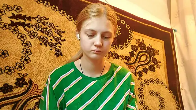 LunaLaday online show from June 4, 2026, 2:49 am