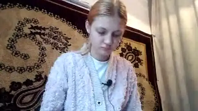LunaLaday online show from May 12, 2026, 2:52 am