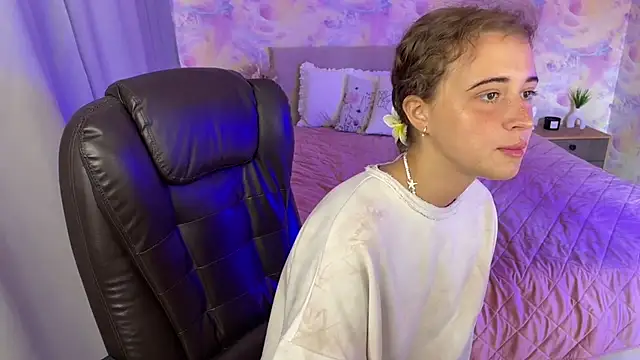 Tiana Belle online show from June 16, 2026, 1:27 am