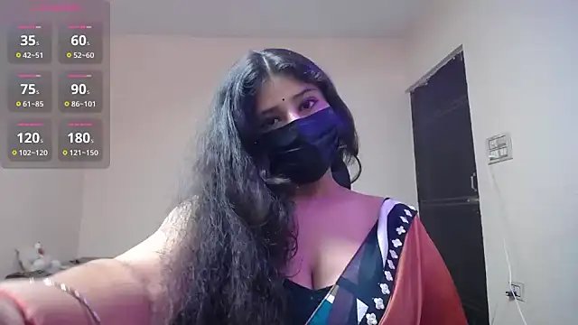 Snapshot of -Queenie chatting on June 11, 2026, 7:33 pm -Queenie online show from June 11, 2026, 7:33 pm