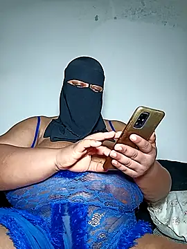 Snapshot of Loly_mor26 chatting on August 4, 2026, 4:39 am Loly mor26 online show from August 4, 2026, 4:39 am
