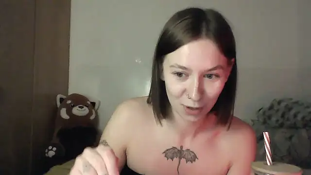 JuicyErika online show from May 24, 2026, 11:04 pm
