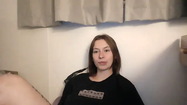 JuicyErika online show from June 15, 2026, 12:33 am