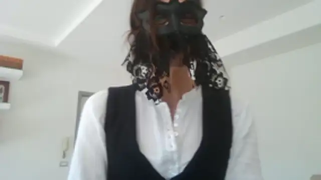 Snapshot of HelenTiAscolta chatting on April 27, 2026, 1:42 pm HelenTiAscolta online show from April 27, 2026, 1:42 pm