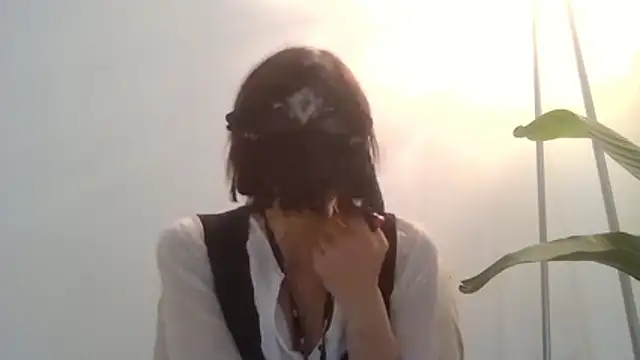 Snapshot of HelenTiAscolta chatting on May 6, 2026, 1:26 pm HelenTiAscolta online show from May 6, 2026, 1:26 pm