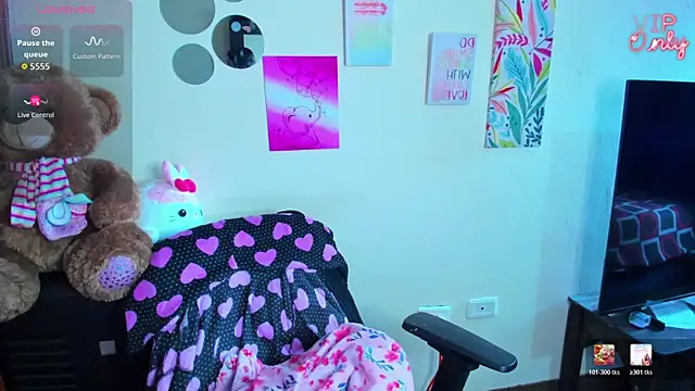 Snapshot of angelina_77 chatting on June 18, 2026, 2:22 pm angelina 77 online show from June 18, 2026, 2:22 pm