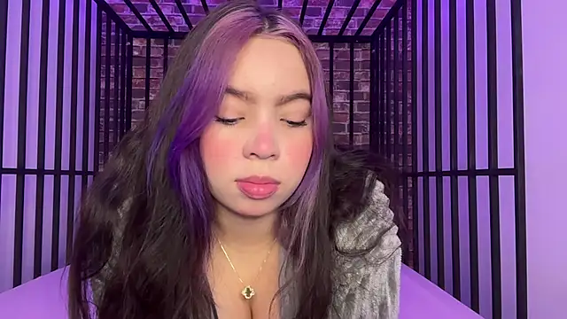 Violett Moonx online show from May 30, 2026, 12:44 pm