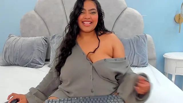 Snapshot of riley_dolly chatting on July 19, 2026, 4:43 am riley dolly online show from July 19, 2026, 4:43 am