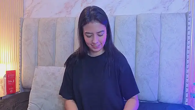 Alahia Bloom online show from June 3, 2026, 2:33 pm