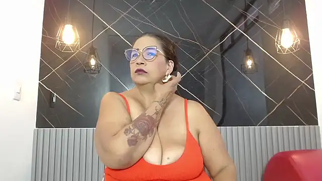 BarbaraGraf online show from May 22, 2026, 5:55 pm