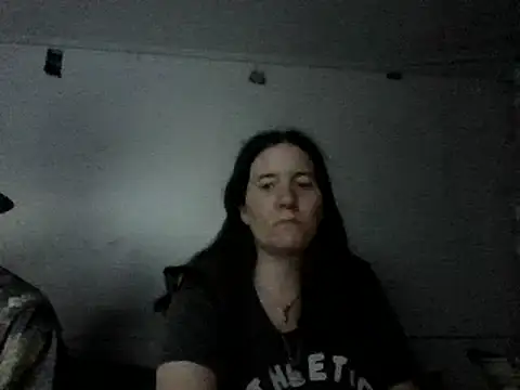 Snapshot of Mini83 chatting on May 18, 2026, 8:57 pm Mini83 online show from May 18, 2026, 8:57 pm