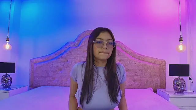 SamaraVale online show from April 21, 2026, 8:59 pm