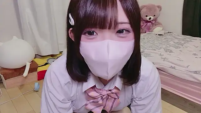 hiyo0001 online show from May 17, 2026, 2:39 pm