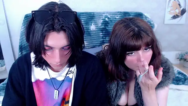Snapshot of raven_n_matt chatting on May 13, 2026, 7:10 pm raven n matt online show from May 13, 2026, 7:10 pm