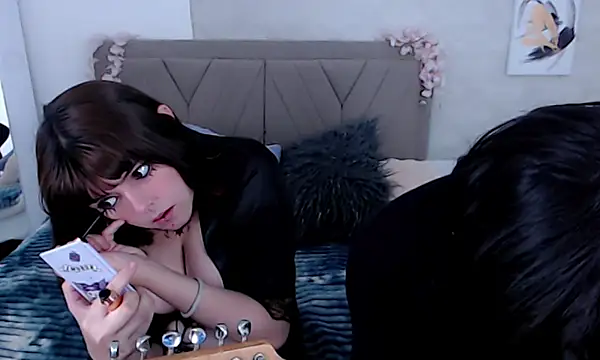 Snapshot of raven_n_matt chatting on May 20, 2026, 7:11 pm raven n matt online show from May 20, 2026, 7:11 pm