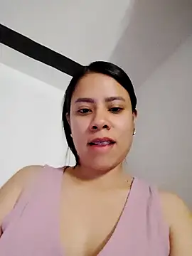 Nicol Alvarez1 online show from May 7, 2026, 4:06 am
