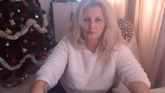 Divineblond online show from December 5, 2025, 10:03 am