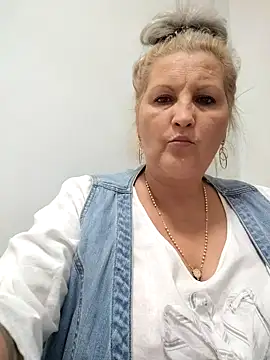 Divineblond online show from October 28, 2025, 4:50 pm