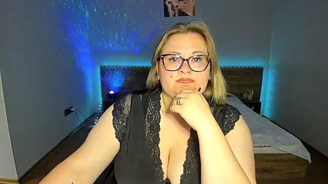 Snapshot of IrenRori chatting on May 5, 2026, 6:38 am IrenRori online show from May 5, 2026, 6:38 am