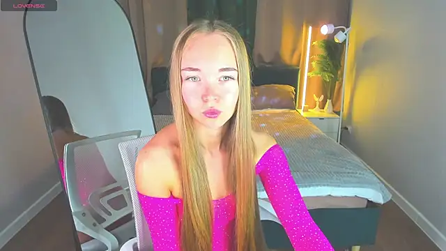 Milana Sorrento online show from May 30, 2026, 1:01 am
