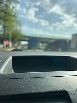 yestwoooo online show from April 23, 2026, 7:48 am