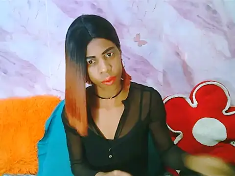 Snapshot of EbonySweetPeach chatting on May 17, 2026, 5:35 pm EbonySweetPeach online show from May 17, 2026, 5:35 pm