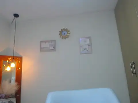 krystal lovely  online show from April 27, 2026, 1:53 pm